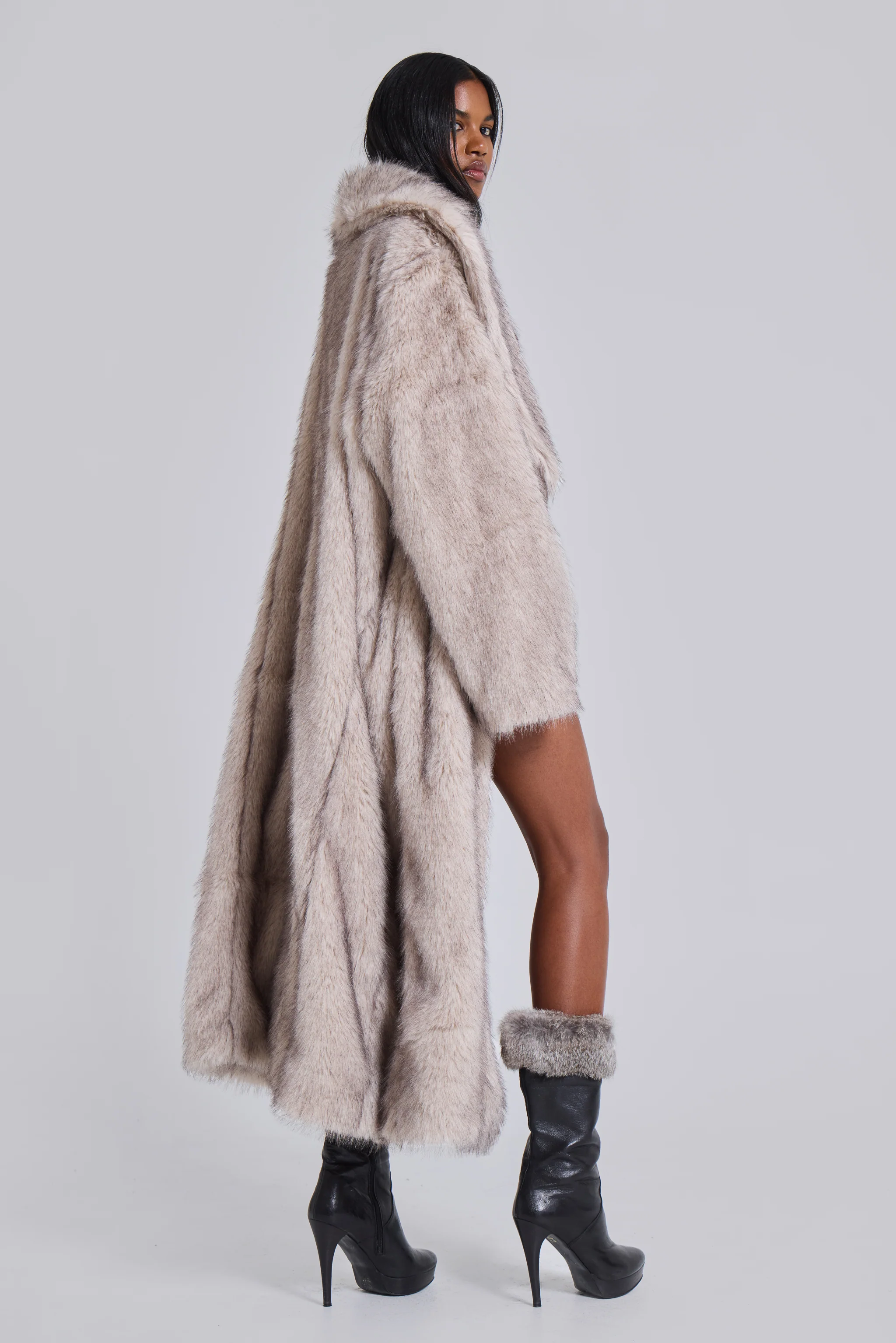 Alaska Faux Fur Coat - Image 4