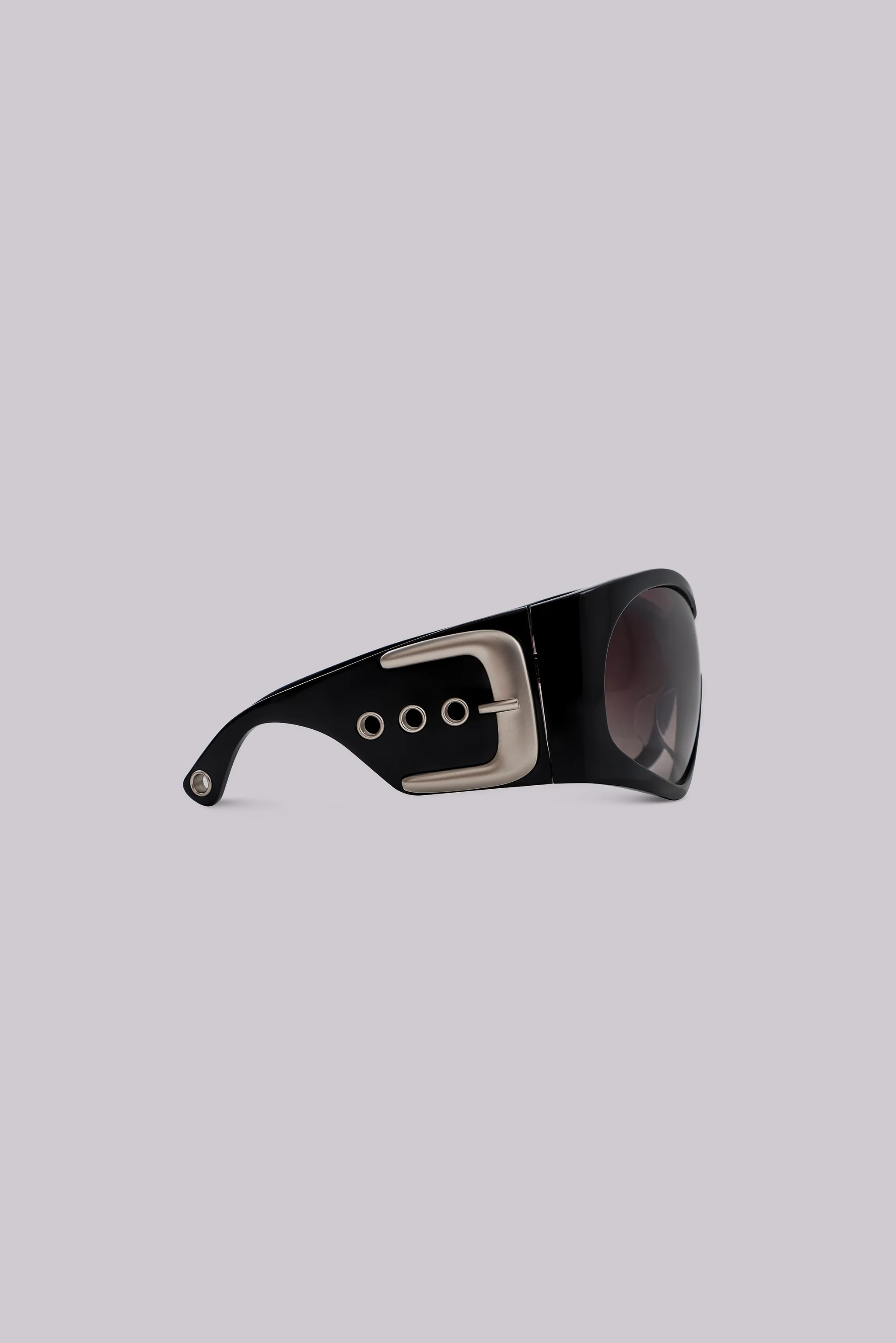 Alva Sunglasses in Black - Image 10
