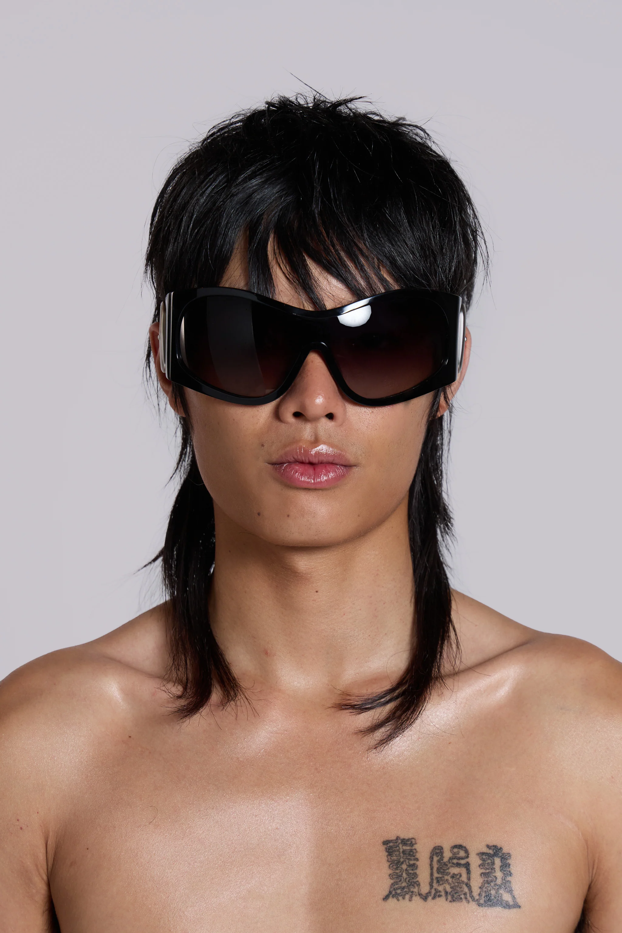 Alva Sunglasses in Black - Image 3