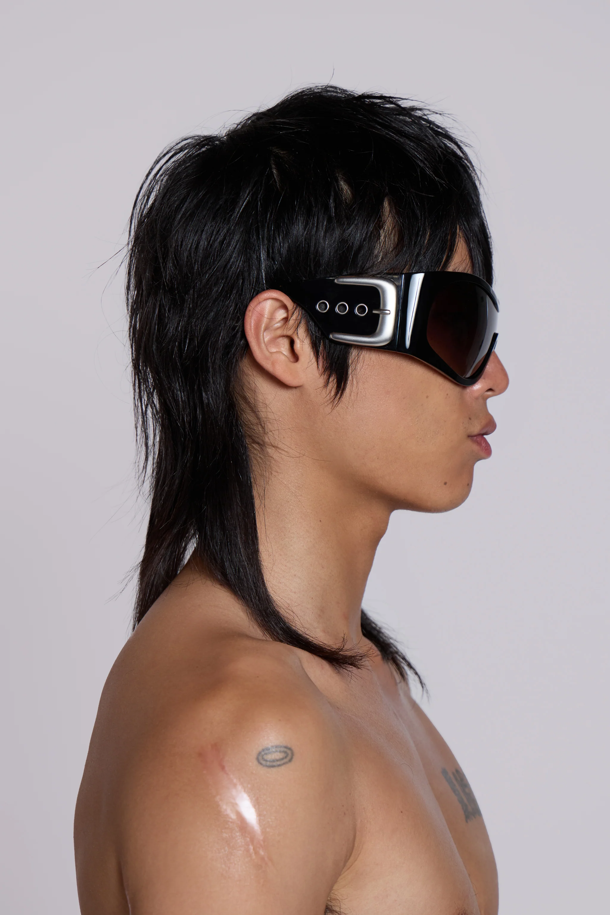 Alva Sunglasses in Black - Image 5
