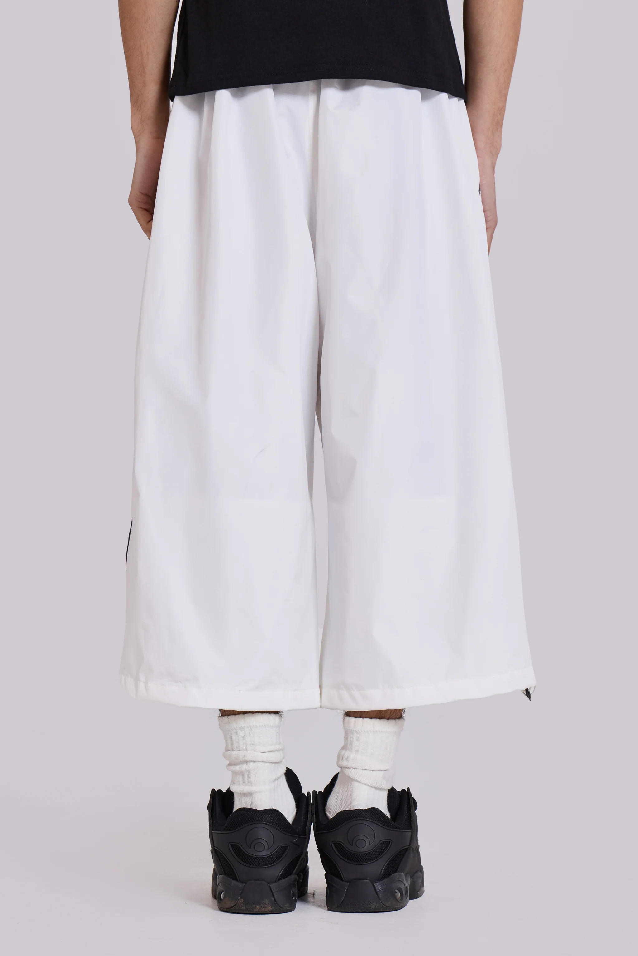 Arctic Vapor 3/4 Shorts - Image 4