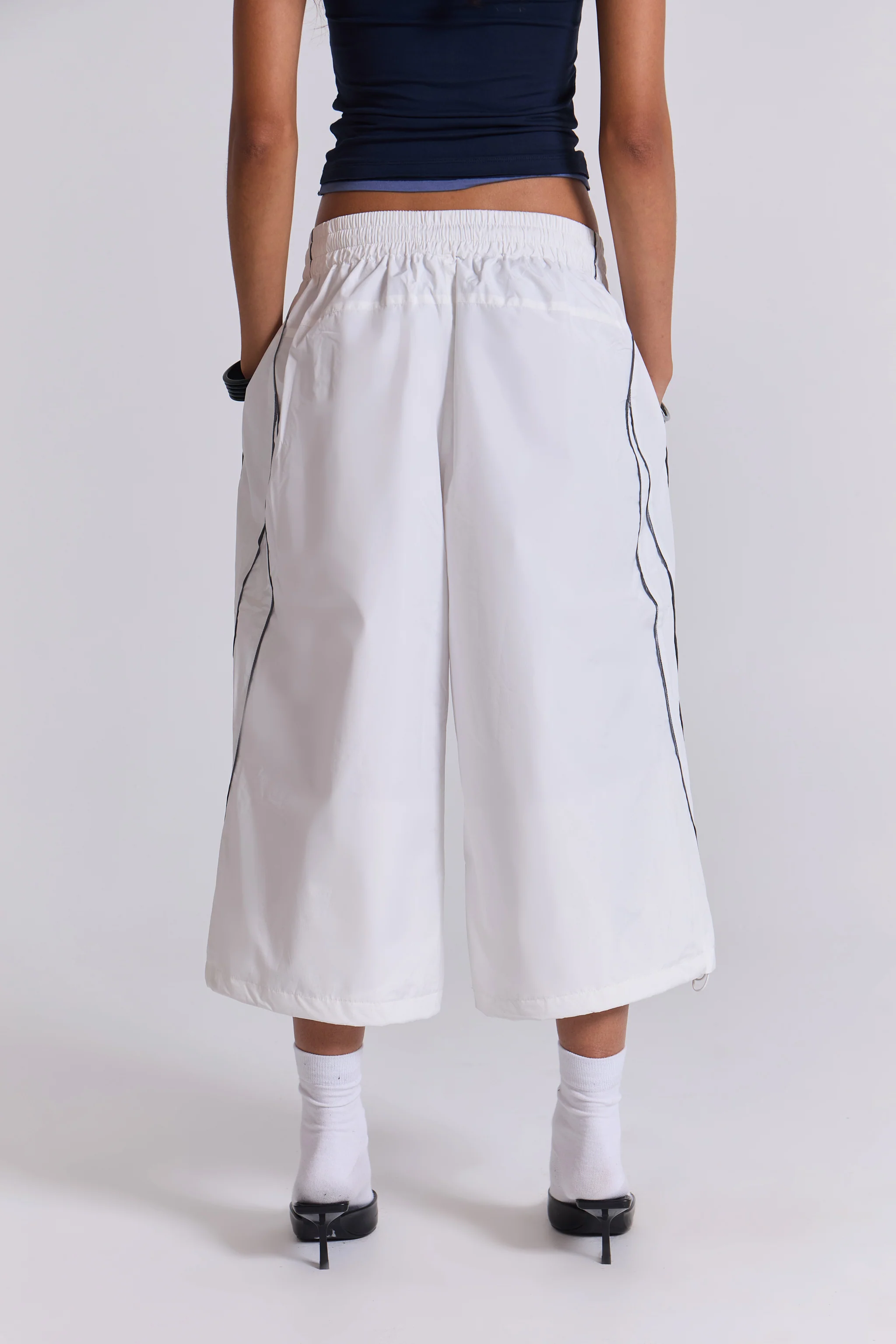 Arctic Vapor 3/4 Shorts - Image 5