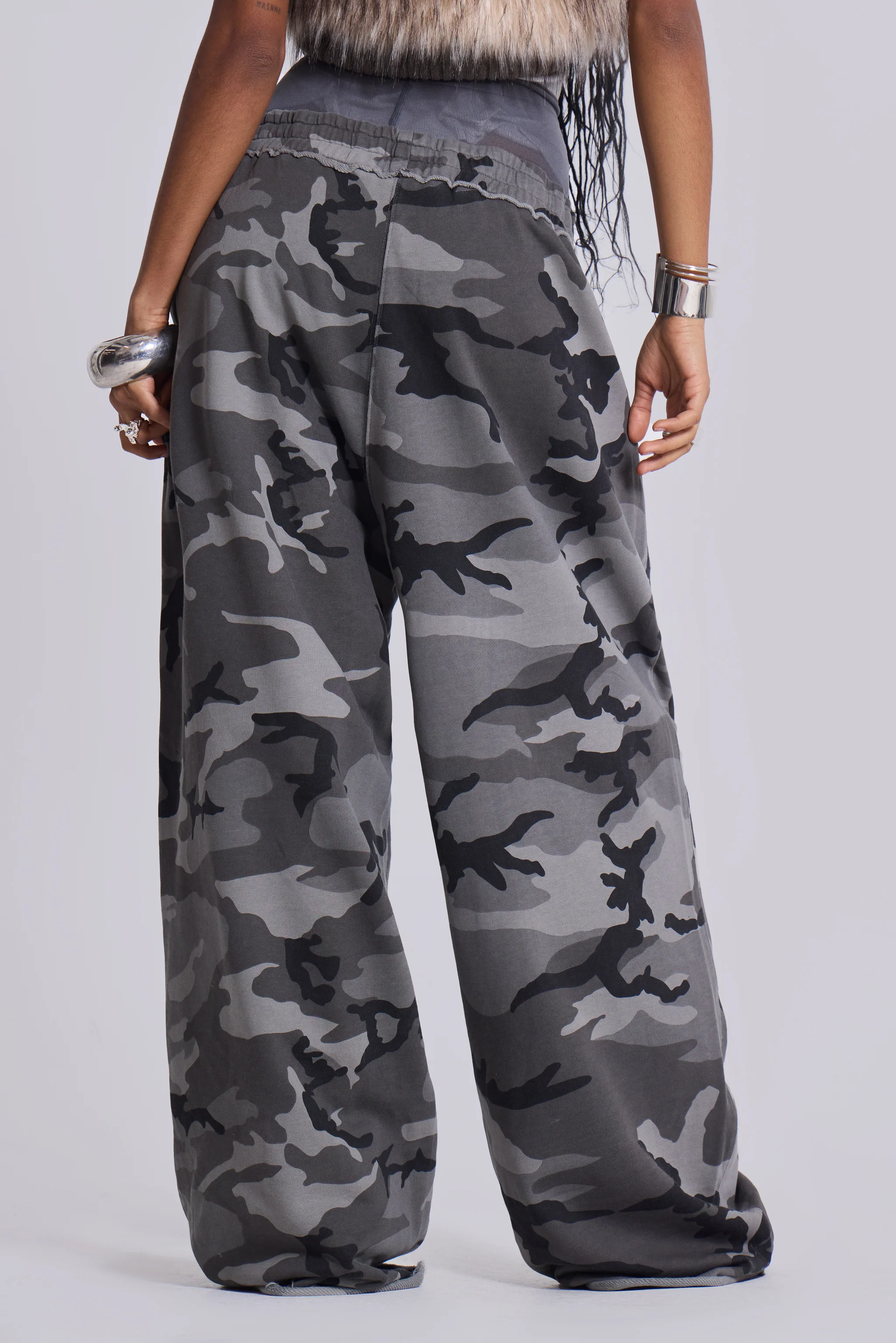 Black Baggy Camo Monster Joggers - Image 10