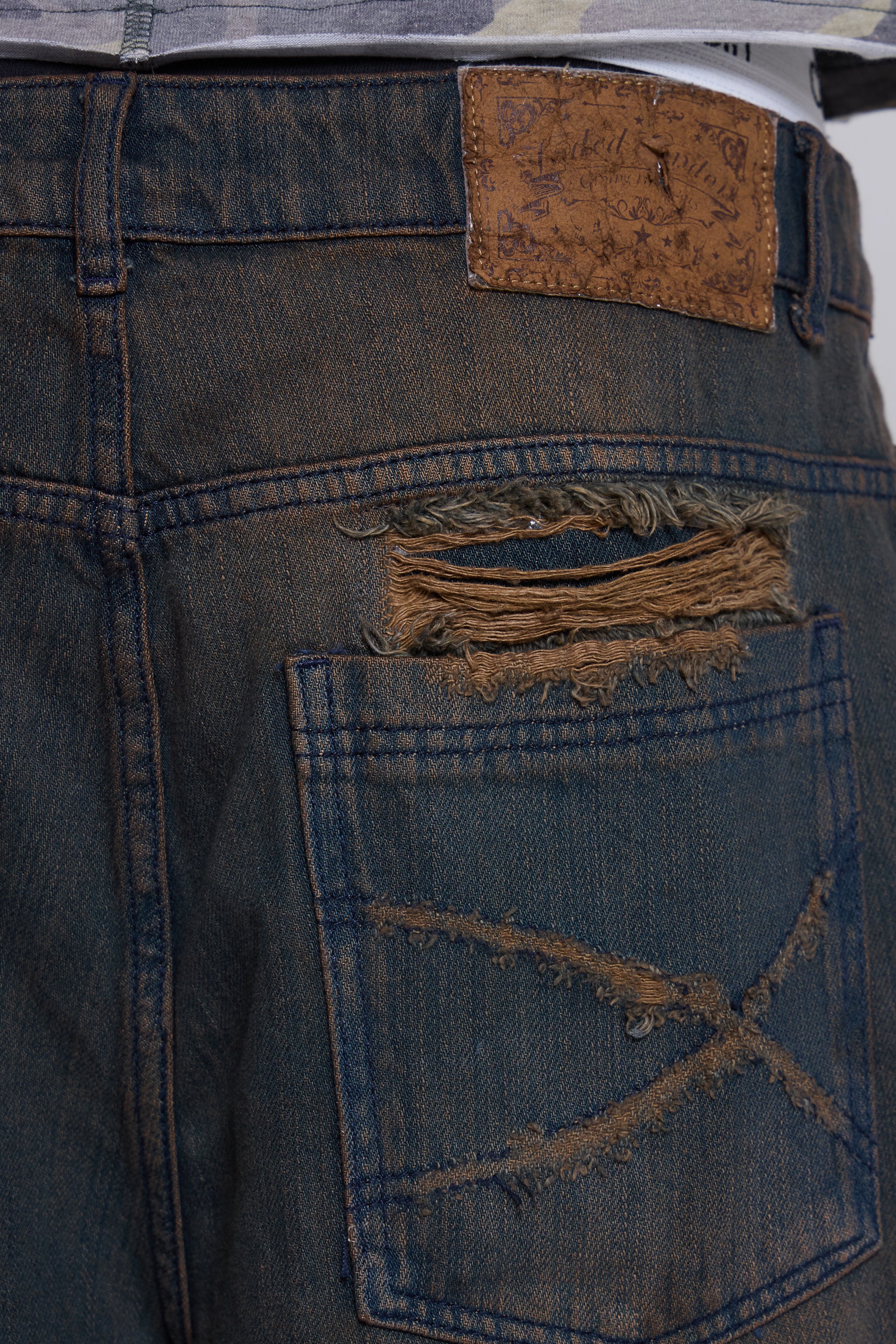 Dark Vintage Wash Glasto Shorts - Image 9