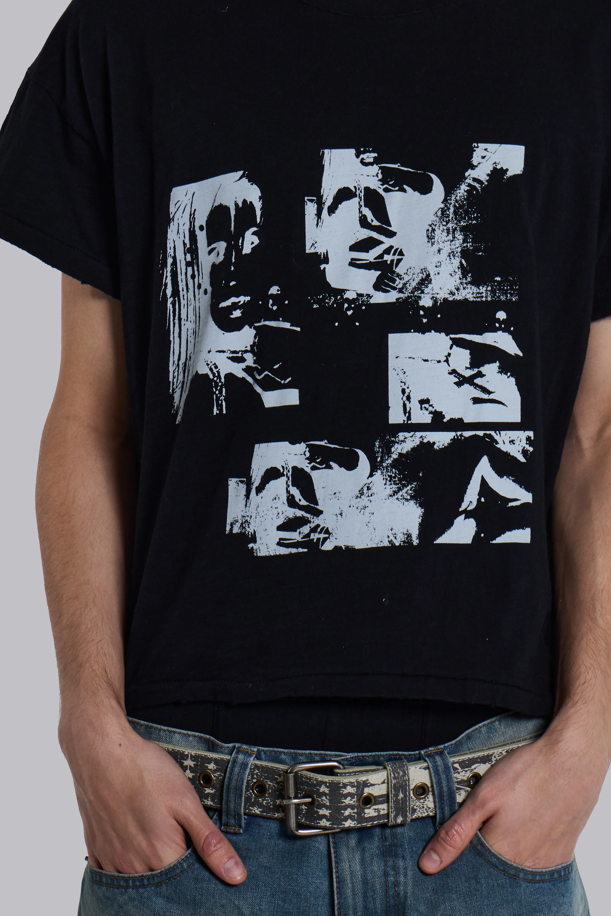 Gun Girl Cropped T-Shirt - Image 5