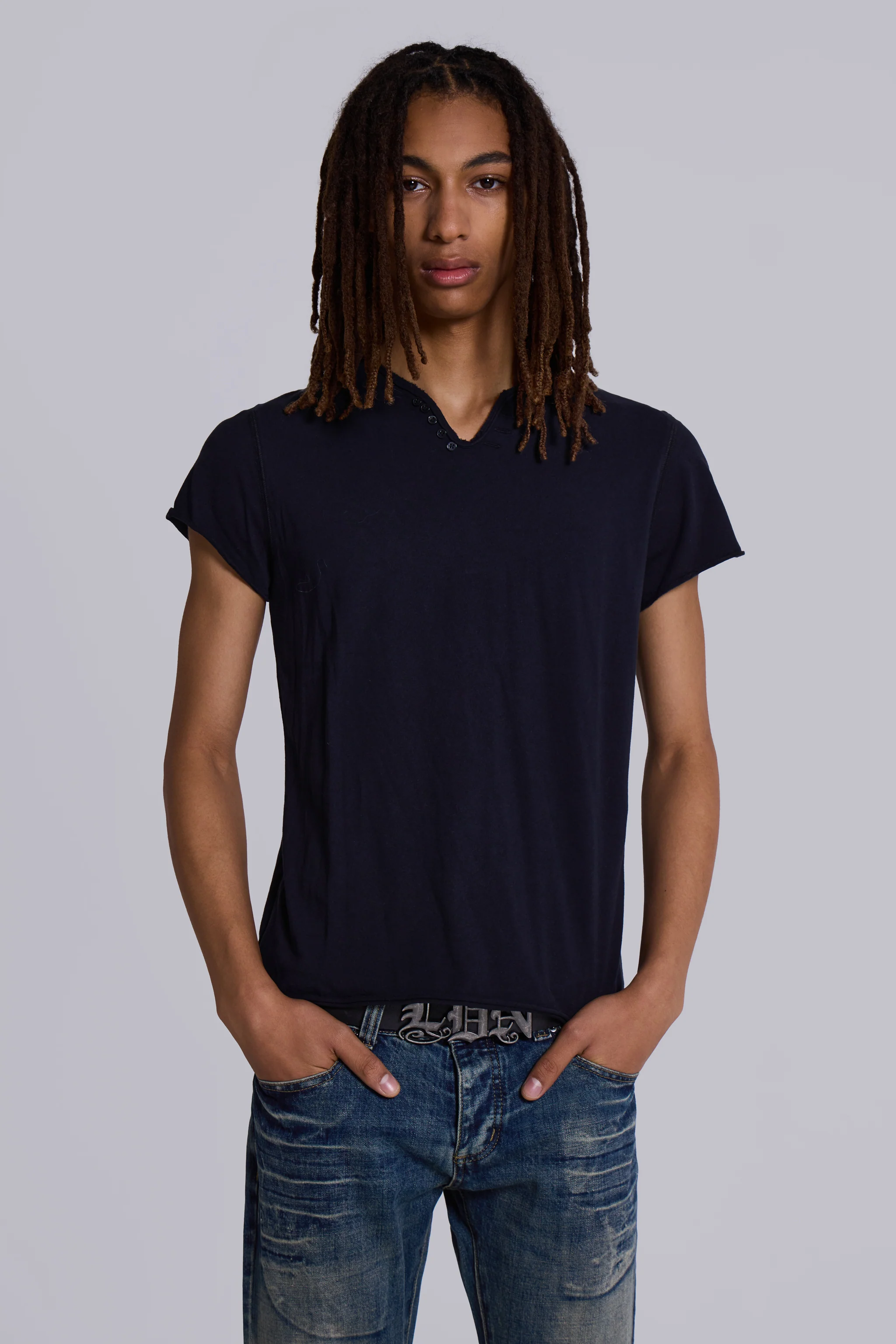Kerri Henley T-Shirt in Black - Image 7