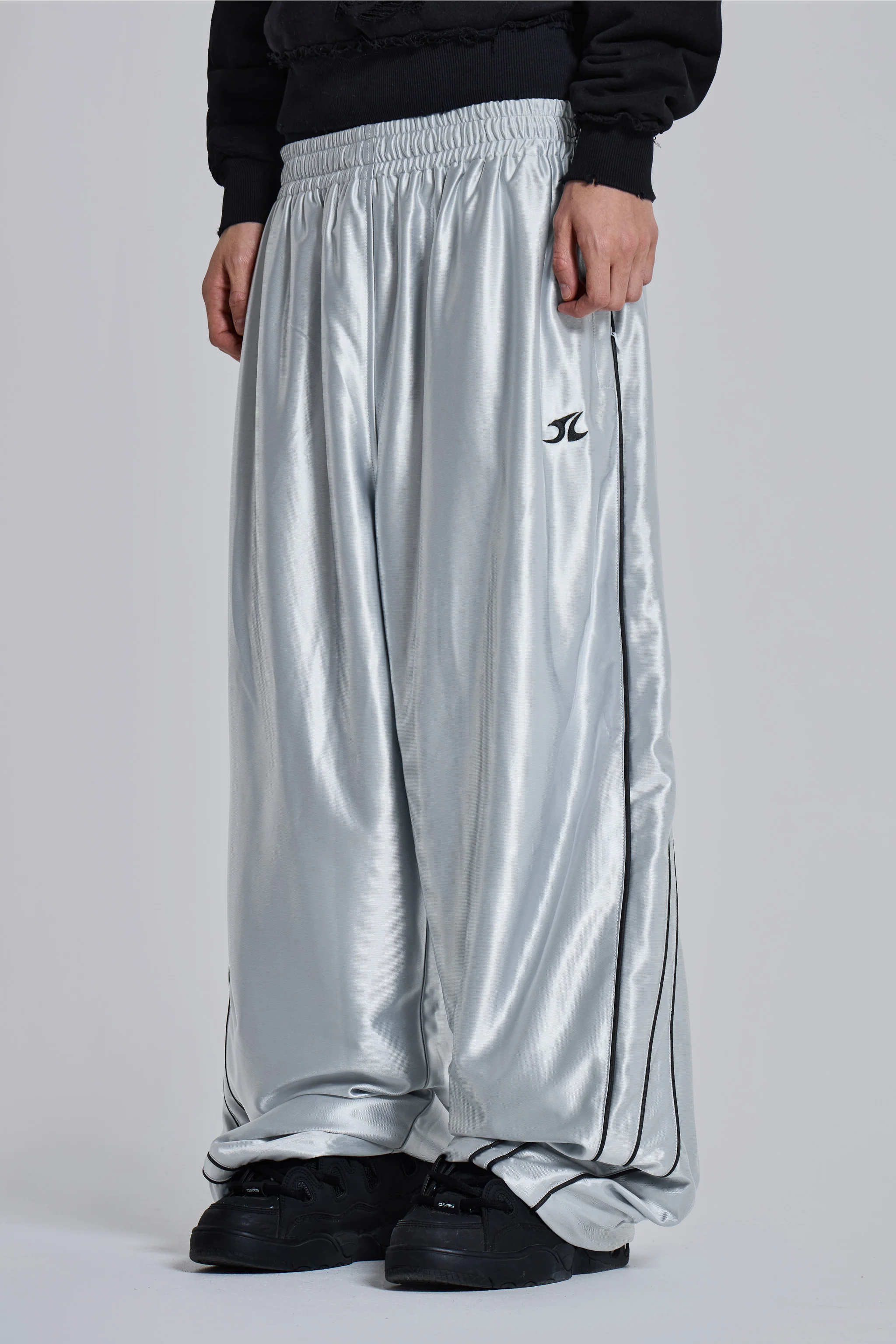 Metallic Vapor Joggers - Image 4