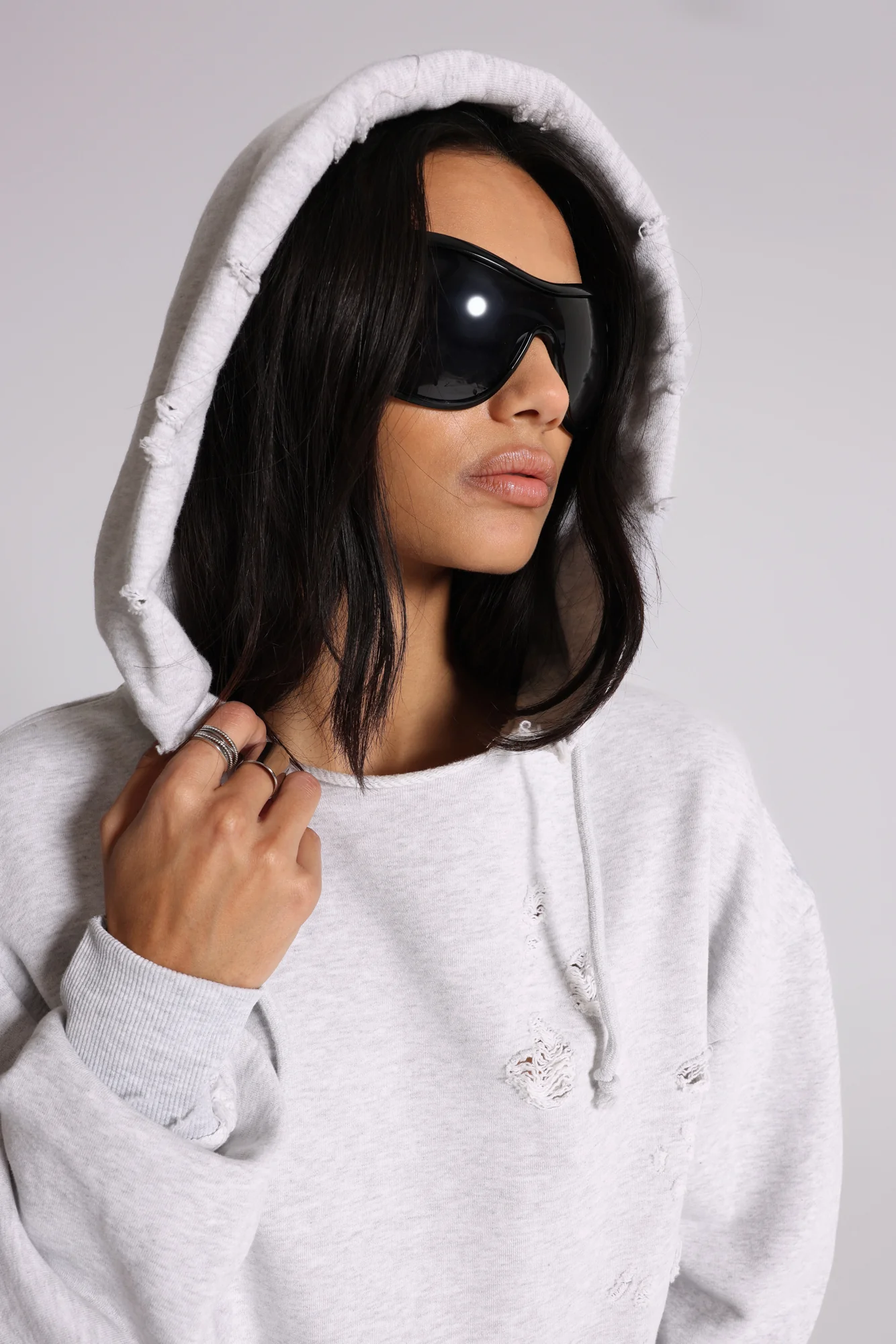 Pullover Bitten Hoodie in Grey Marl - Image 2