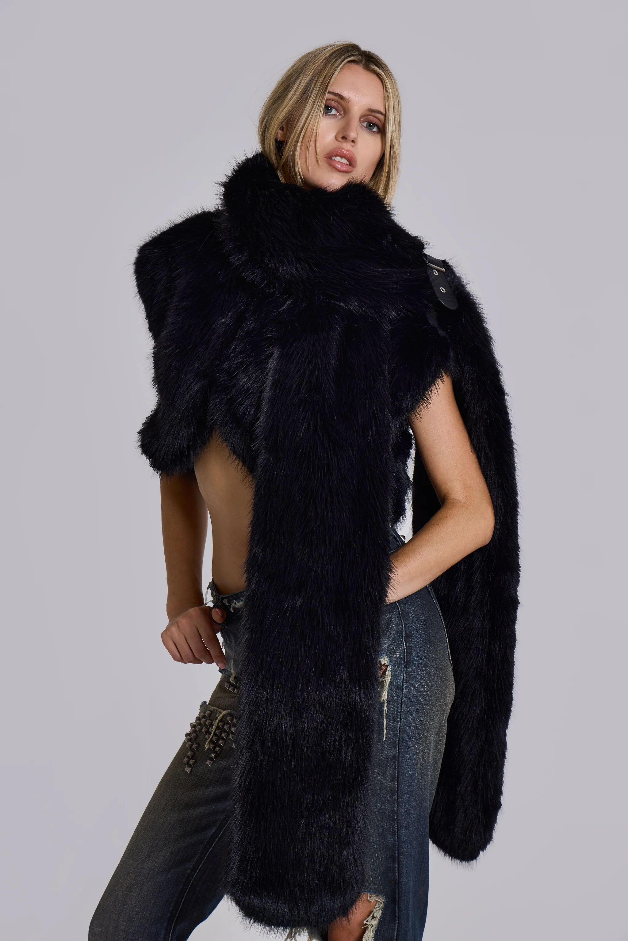 Saskia 2-in-1 Faux Fur Shrug in Black - Image 7