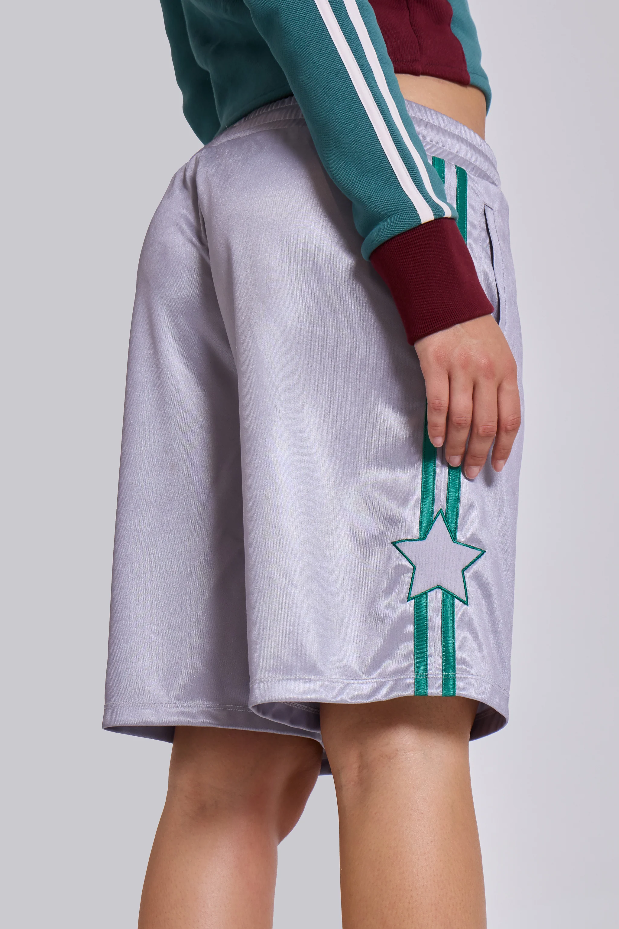 Silver Alyx Longline Football Shorts - Image 13